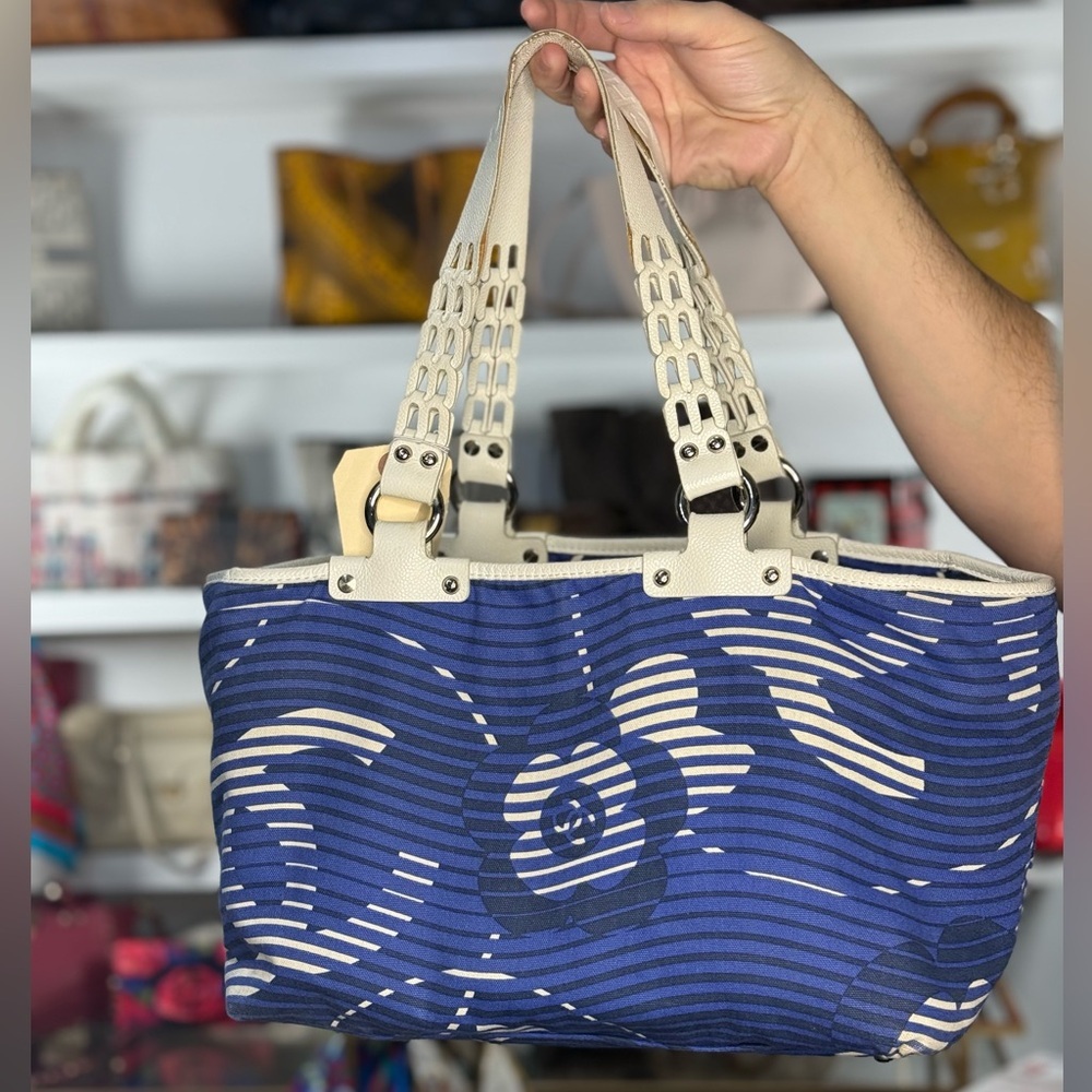 CHANEL RARE BLUE TOTE